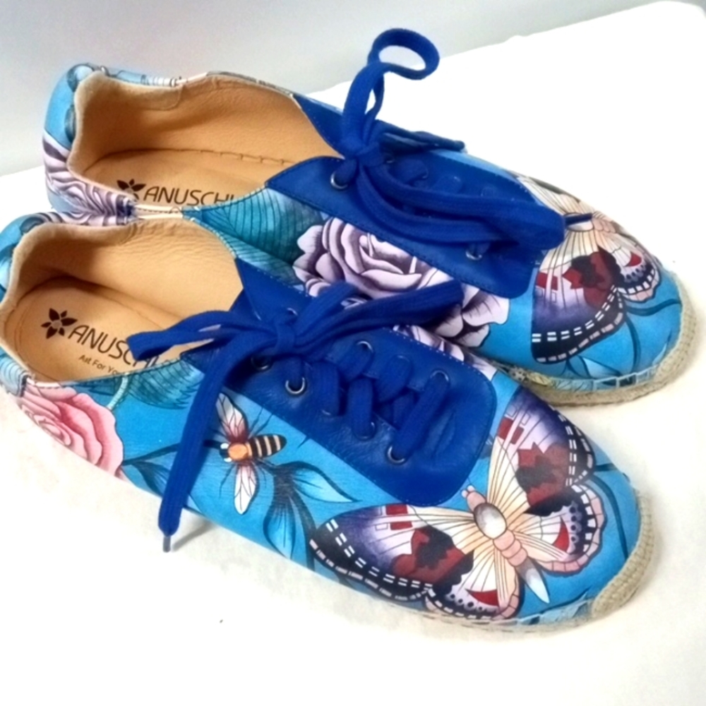 NWOT Anushka Sneakers Shoes 9